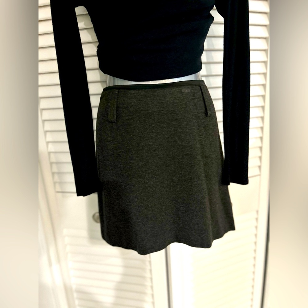 Trina Turk mini skirt dark gray size 6 NWOT